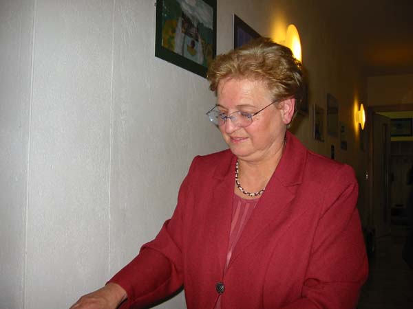 105-0517_IMG